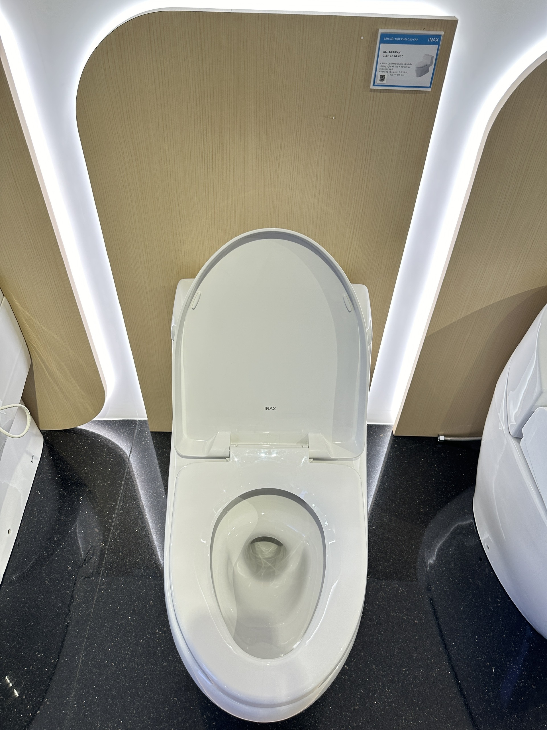 Thiết bị vệ sinh cao cấp chính hãng giá rẻ 2022 Bồn Cầu INAX AC-1035VN (AC1035VN) 1 Khối Aqua Ceramic - Ảnh 6