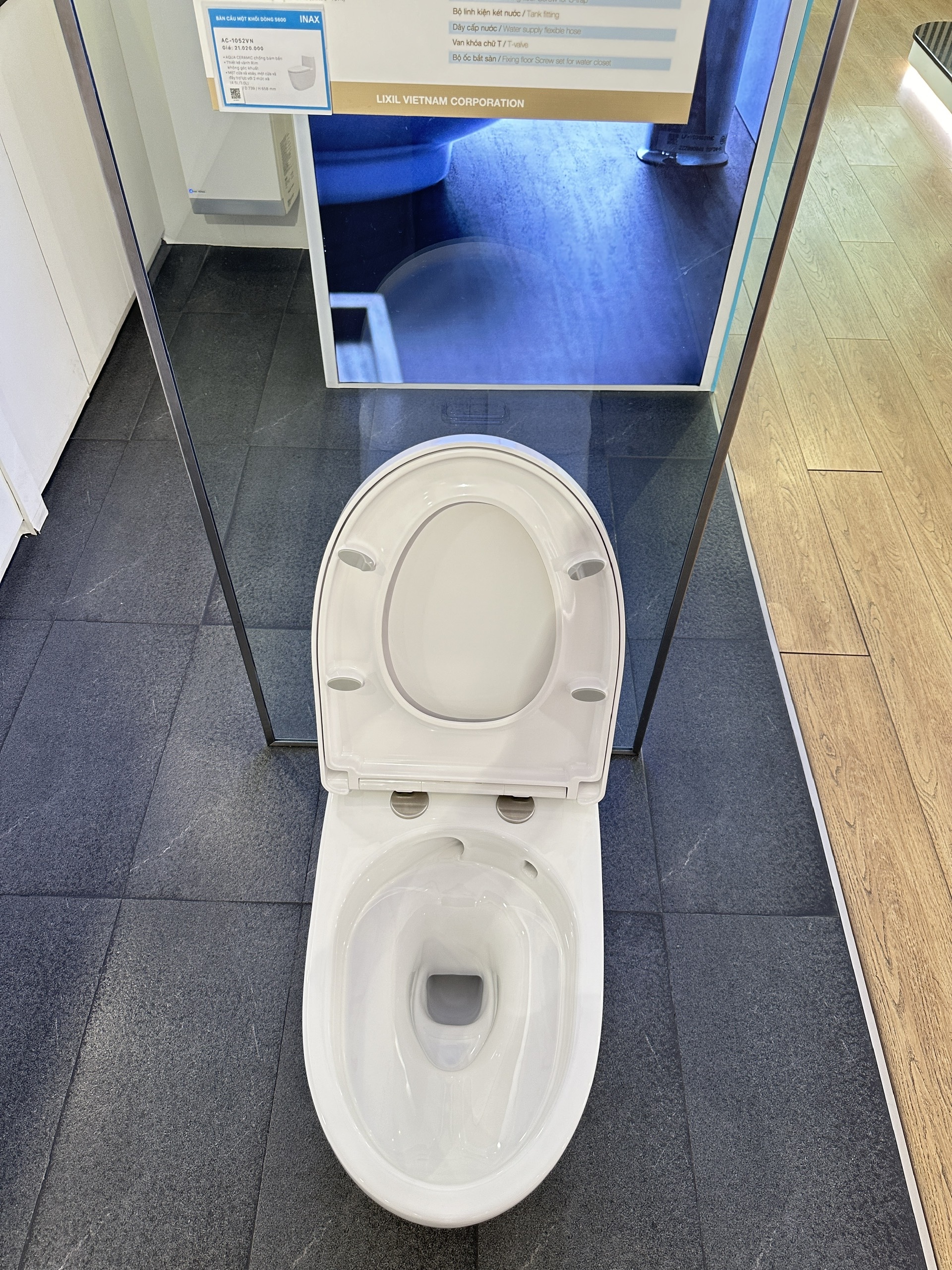 Thiết bị vệ sinh cao cấp chính hãng giá rẻ 2022 Bồn Cầu INAX AC-1052VN (AC1052VN) 1 Khối Aqua Ceramic - Ảnh 7