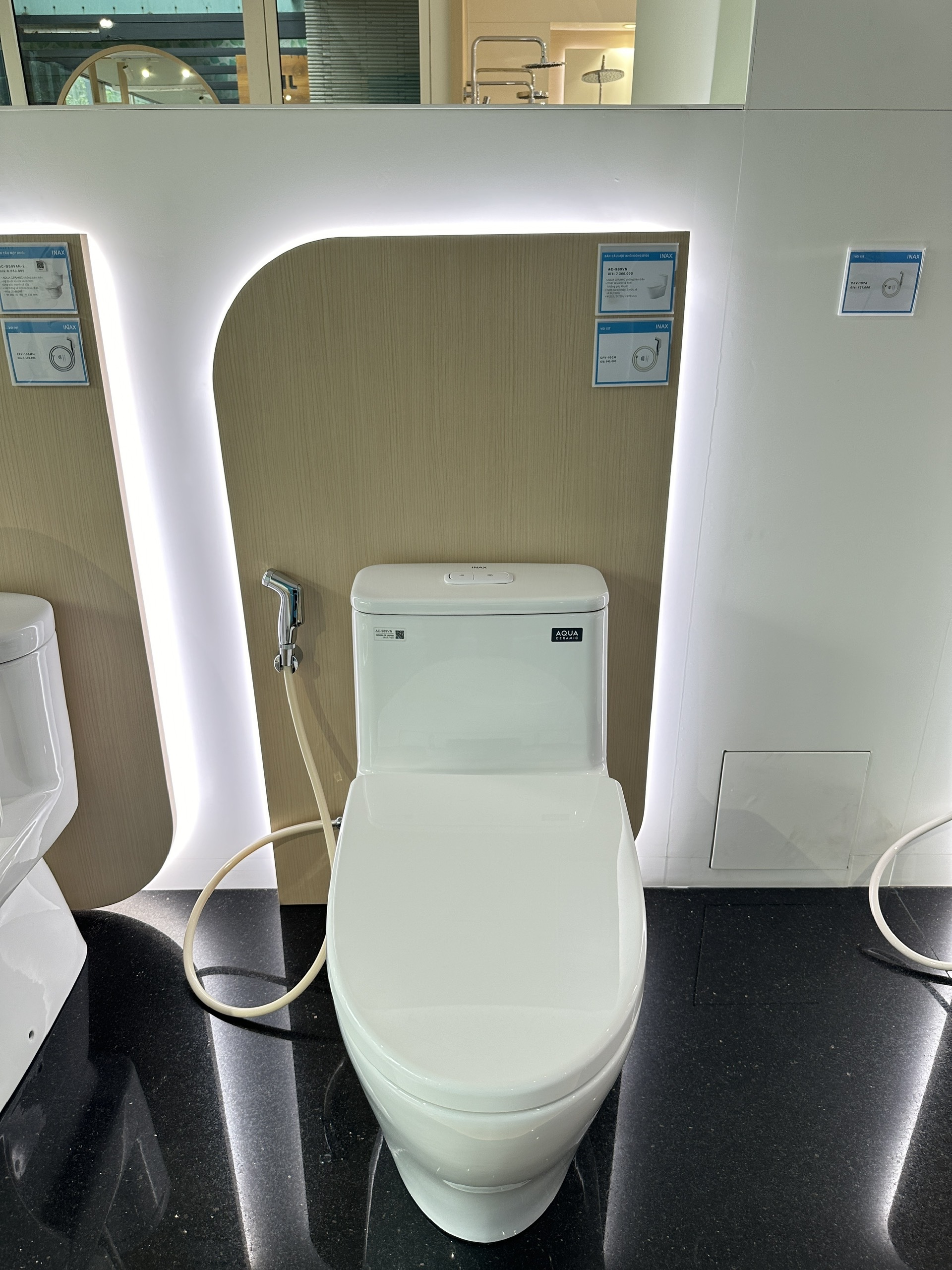 Bồn Cầu INAX AC-989VN (AC989VN) 1 Khối Nắp Êm