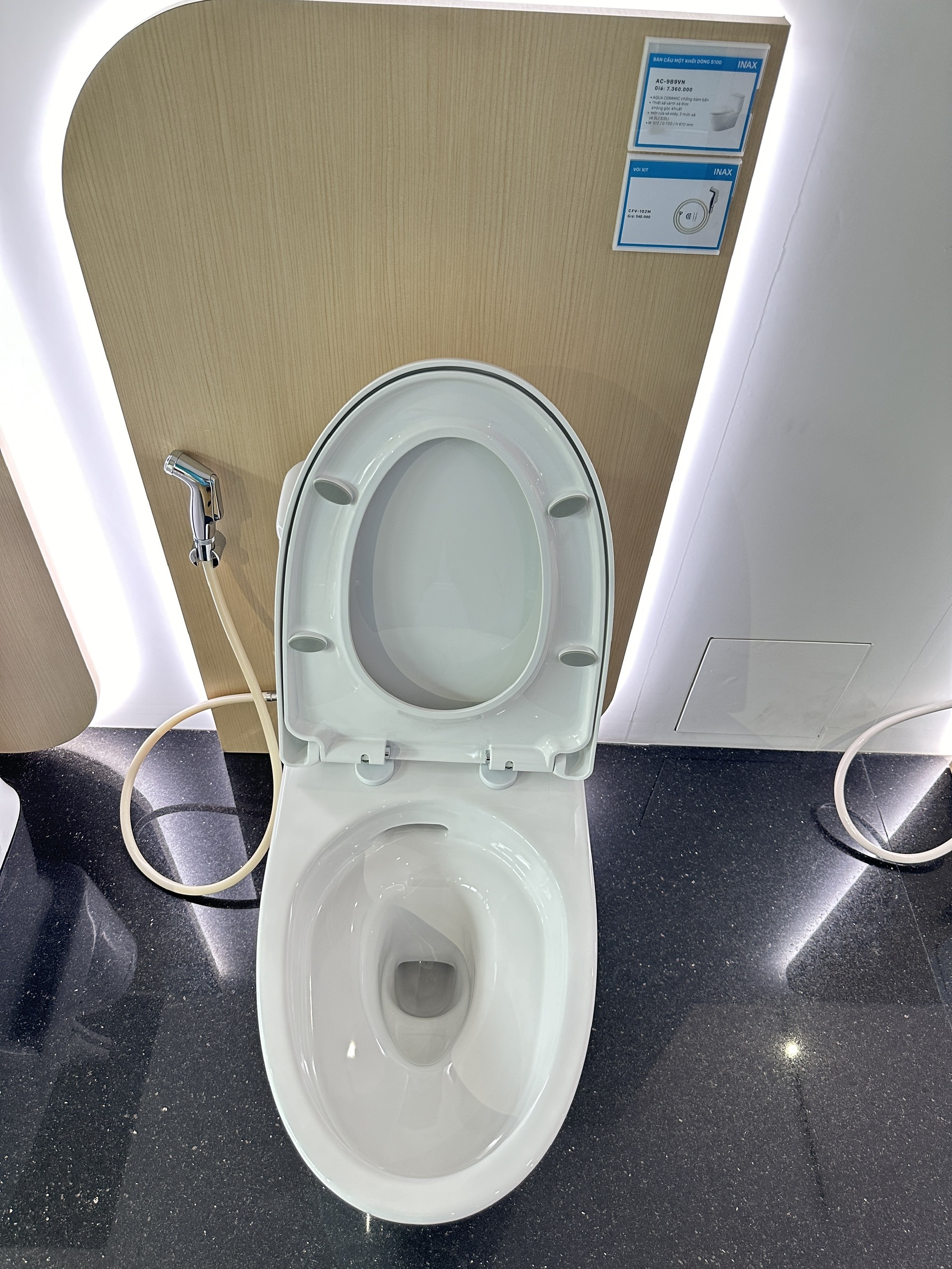 Thiết bị vệ sinh cao cấp chính hãng giá rẻ 2022 Bồn Cầu INAX AC-989VN (AC989VN) 1 Khối Nắp Êm - Ảnh 6